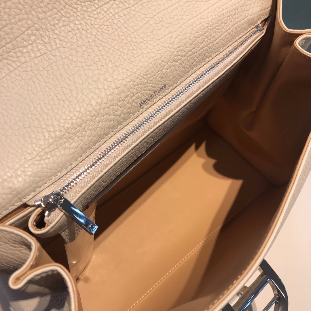 델보 브리앙 토트백